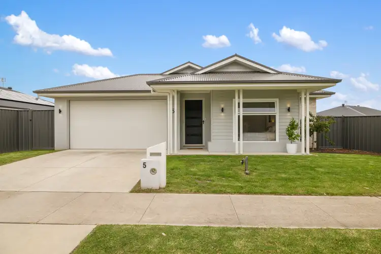 5 Warnock Way, Stratford VIC 3862