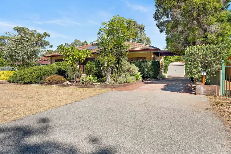5 Lefroy Road, Mount Nasura WA 6112