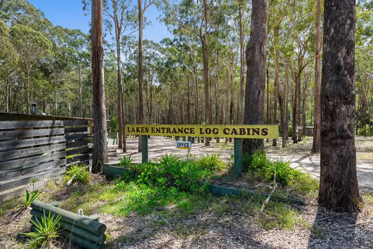 23 Secomb Close, Lakes Entrance VIC 3909