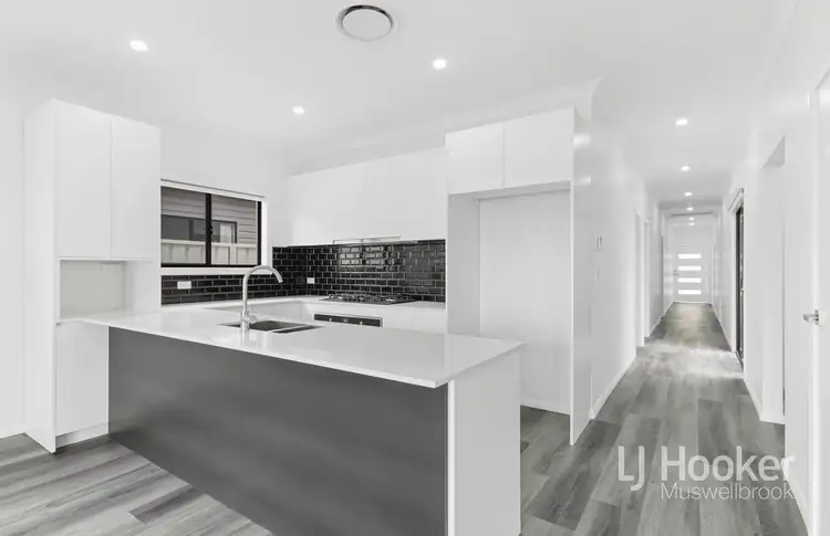 6B Burkhill Close
