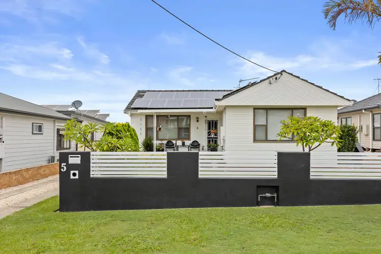 5 Maxwell Avenue