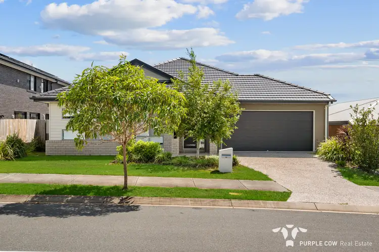 90 Daydream Crescent