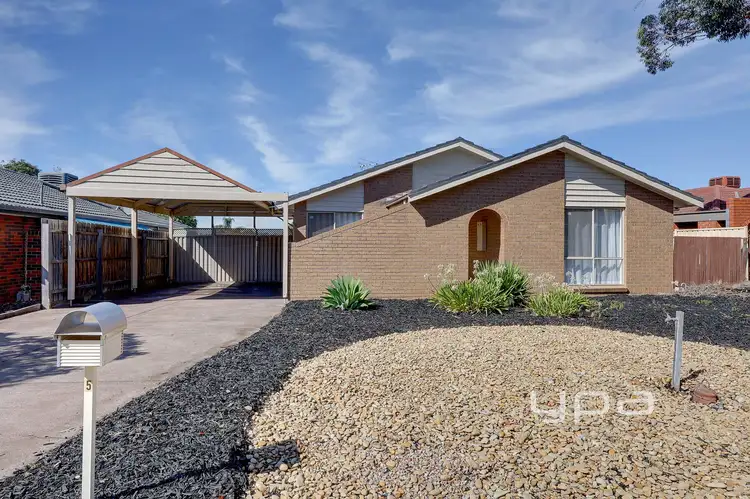 5 Hammersley Court, Taylors Lakes VIC 3038