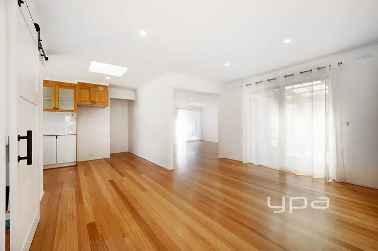 Seventh view of Homely house listing, 5 Hammersley Court, Taylors Lakes VIC 3038