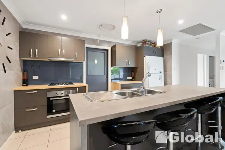 2 Sellers Avenue, Rutherford NSW 2320