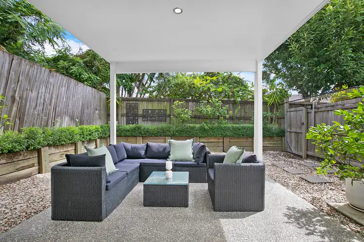 200 Meadowlands Road