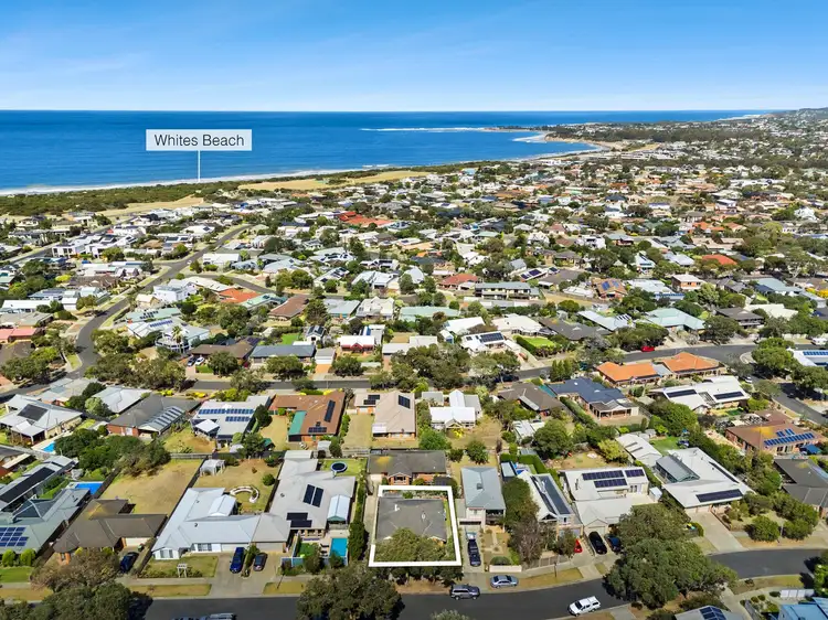 8 Boscarne Avenue, Torquay VIC 3228