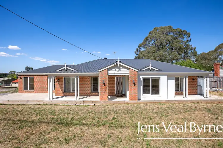 9 Church Street, Mount Egerton VIC 3352