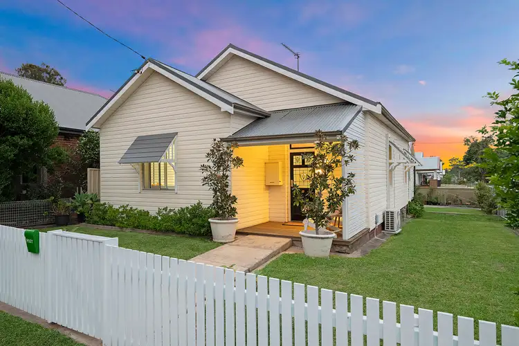 27 Kerr Street, Mayfield NSW 2304
