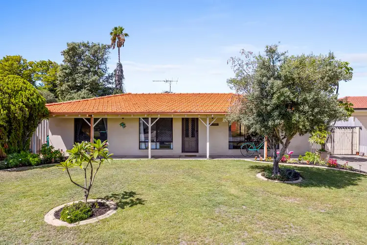 8 Shallow Close, Waikiki WA 6169