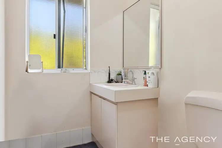 Fourth view of Homely house listing, 6 Winnipeg Court, Greenfields WA 6210