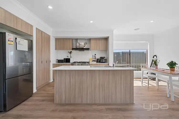 5 Ruff Way, Melton South VIC 3338