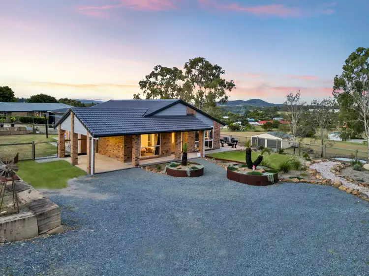 8 Hoopla Hannah Court, Yatala QLD 4207