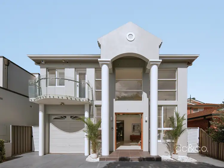 4 Wallace Street