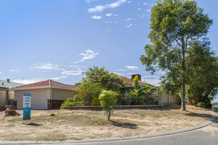 34 Falkland Way
