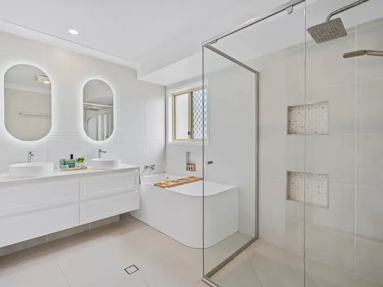 Second view of Homely house listing, 8 Lynch Crescent, Birkdale QLD 4159