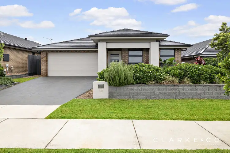 16 Mayo Crescent, Chisholm NSW 2322
