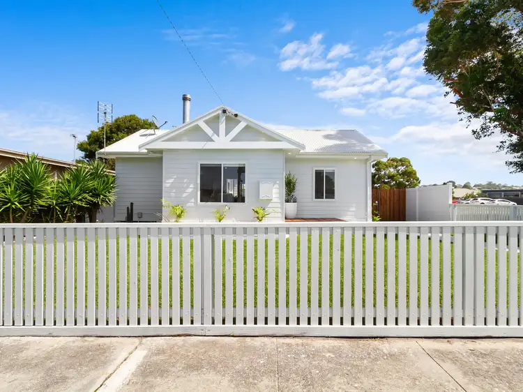 11 Bowler Street, Lakes Entrance VIC 3909