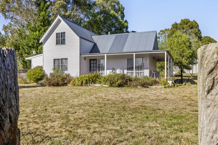 15 Main Street, Gordon VIC 3345