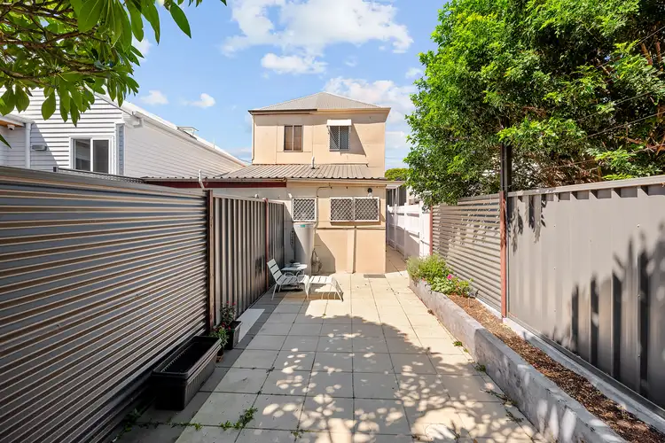 98 Dawson Street, Cooks Hill NSW 2300
