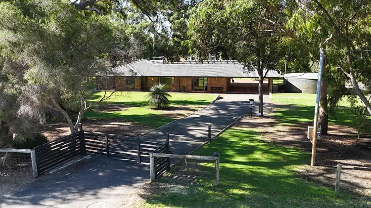 51 Coogee Road, Mariginiup WA 6078