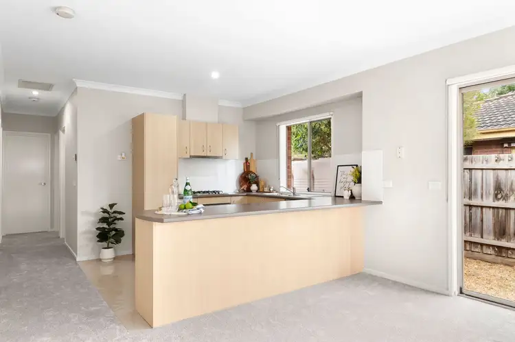 2/10 Nursery Avenue, Frankston VIC 3199