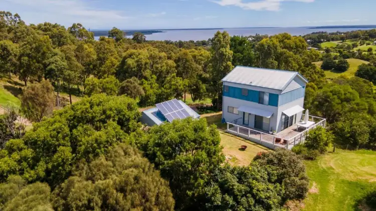 31 Moorhouse Street, Metung VIC 3904
