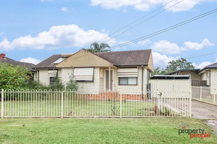 8 Charter Street, Sadleir NSW 2168