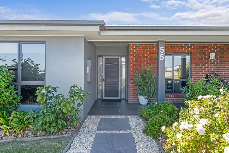 55 COUNTRY CLUB Drive, Lakes Entrance VIC 3909