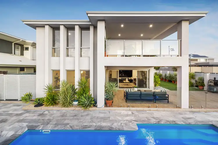 36 Kurrawa Way, Iluka WA 6028