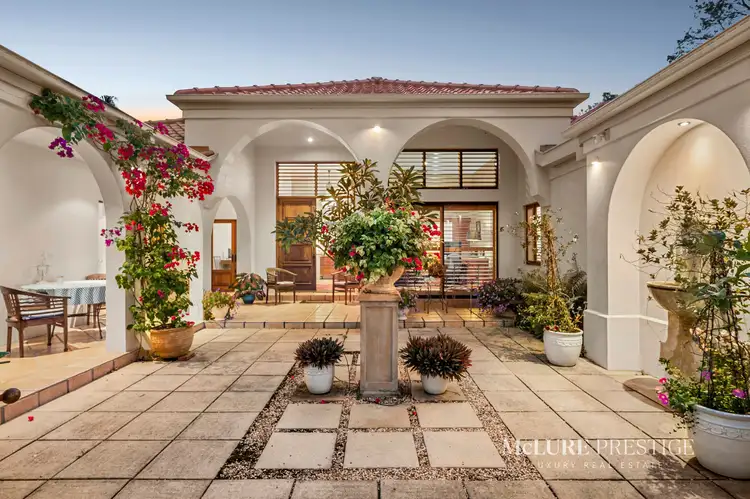 3 Waterside Court, Noosa Waters QLD 4566