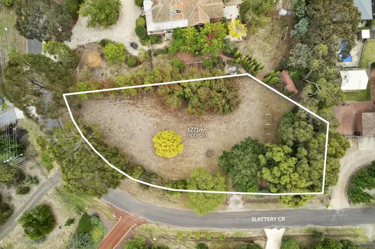 9A Slattery Crescent