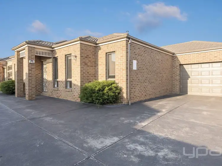 2/10 Haywood Grove, Melton West VIC 3337