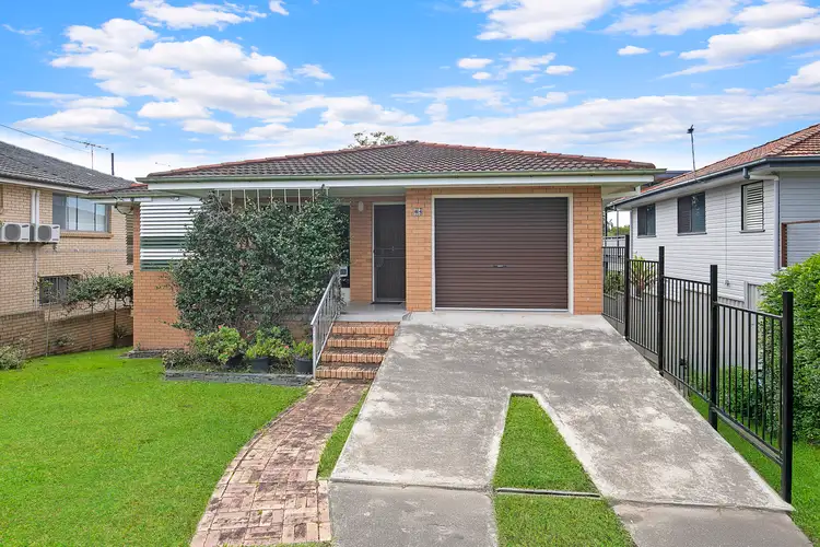 64 Long Street, Camp Hill QLD 4152