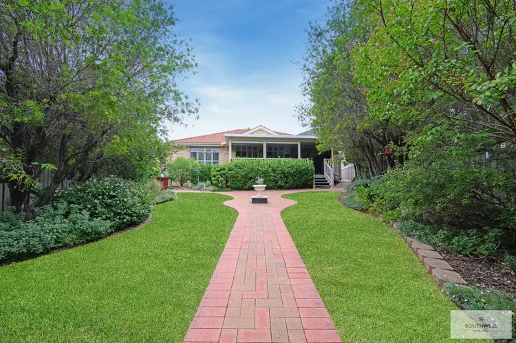 1 Valley Drive, East Tamworth NSW 2340