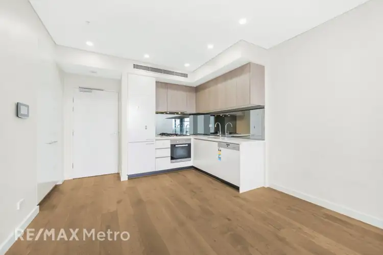 8 Kingsborough Way