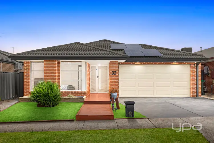 32 Heathcote Road, Manor Lakes VIC 3024