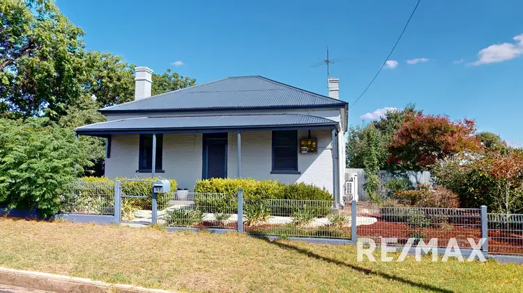 27 George Street, Junee NSW 2663