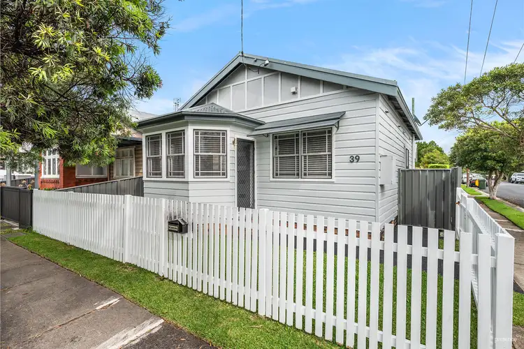 39 Nile Street, Mayfield NSW 2304