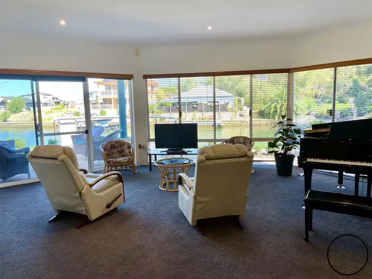1 Santavea Mews, Halls Head WA 6210