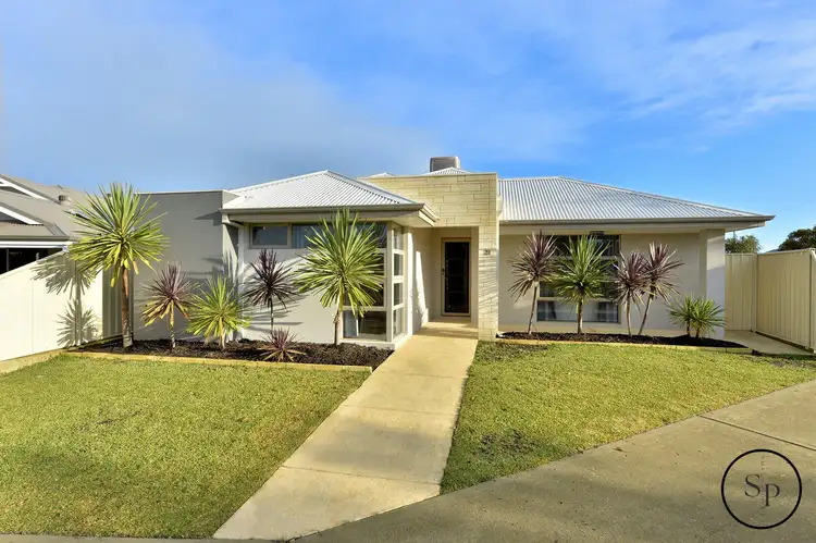 21 Karri Karri Pass, Lakelands WA 6180