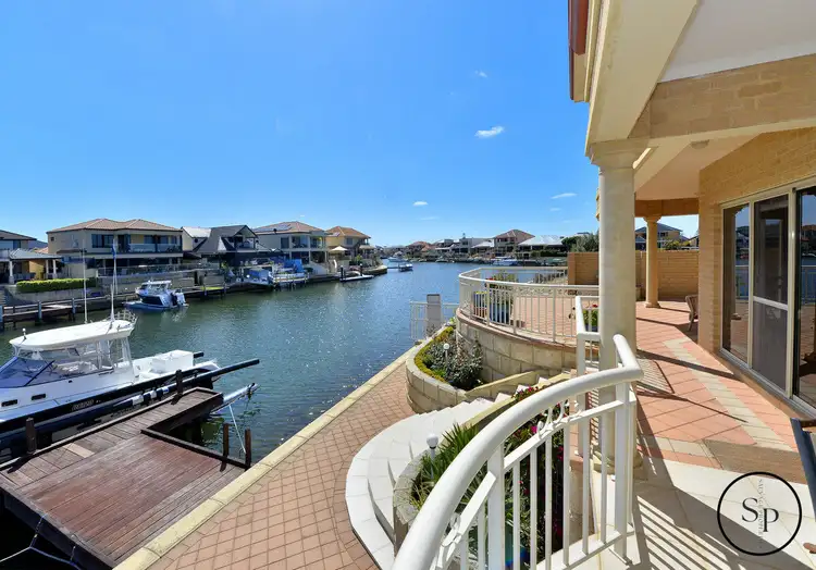 2 Leeuwin Place, Halls Head WA 6210