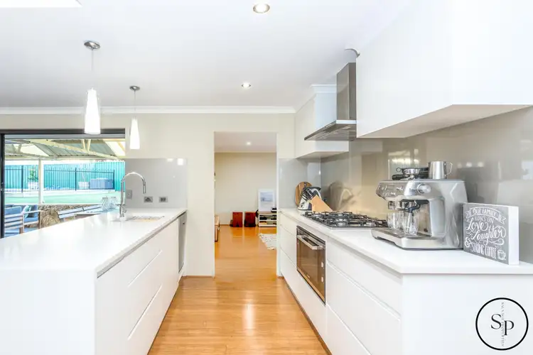 5 Troon Grove, Halls Head WA 6210