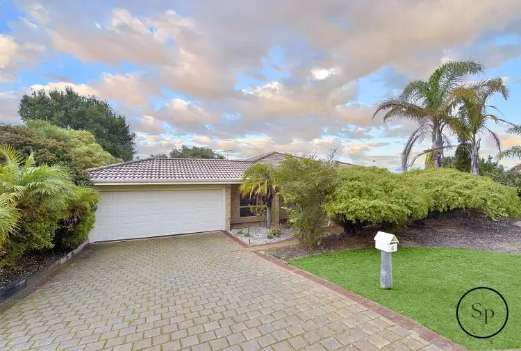 4 Muntries Place, Halls Head WA 6210