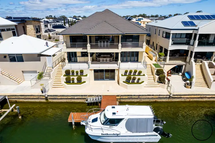 39 Brindabella Crescent, Halls Head WA 6210