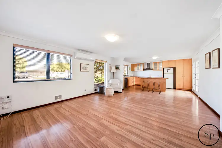 8 Curlew Street, Dudley Park WA 6210