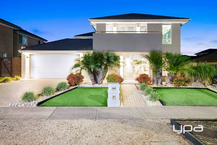 9 Tiffany Walk, Sanctuary Lakes VIC 3030