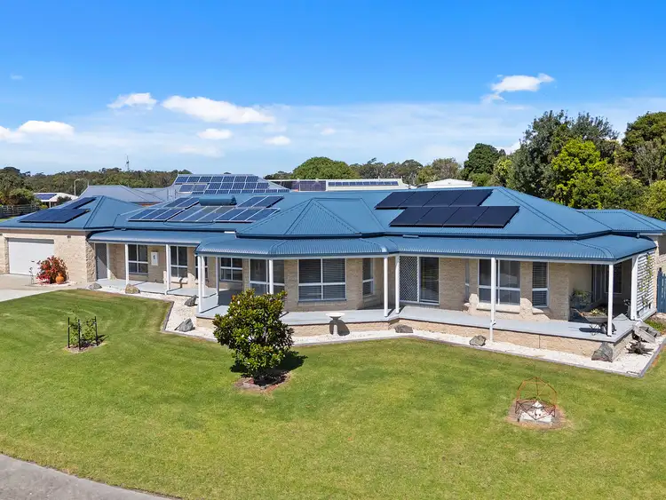 90 Stirling Drive, Lakes Entrance VIC 3909
