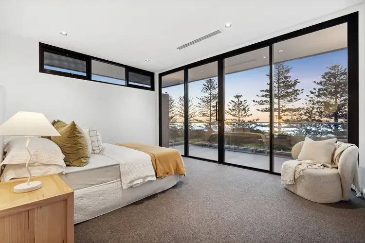 2/10 Esplanade, Semaphore South SA 5019