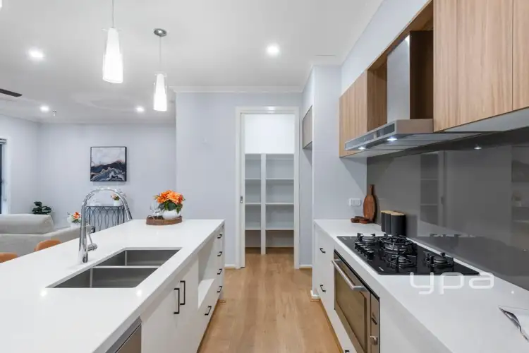 Second view of Homely house listing, 25 Azadi Crescent, Strathtulloh VIC 3338